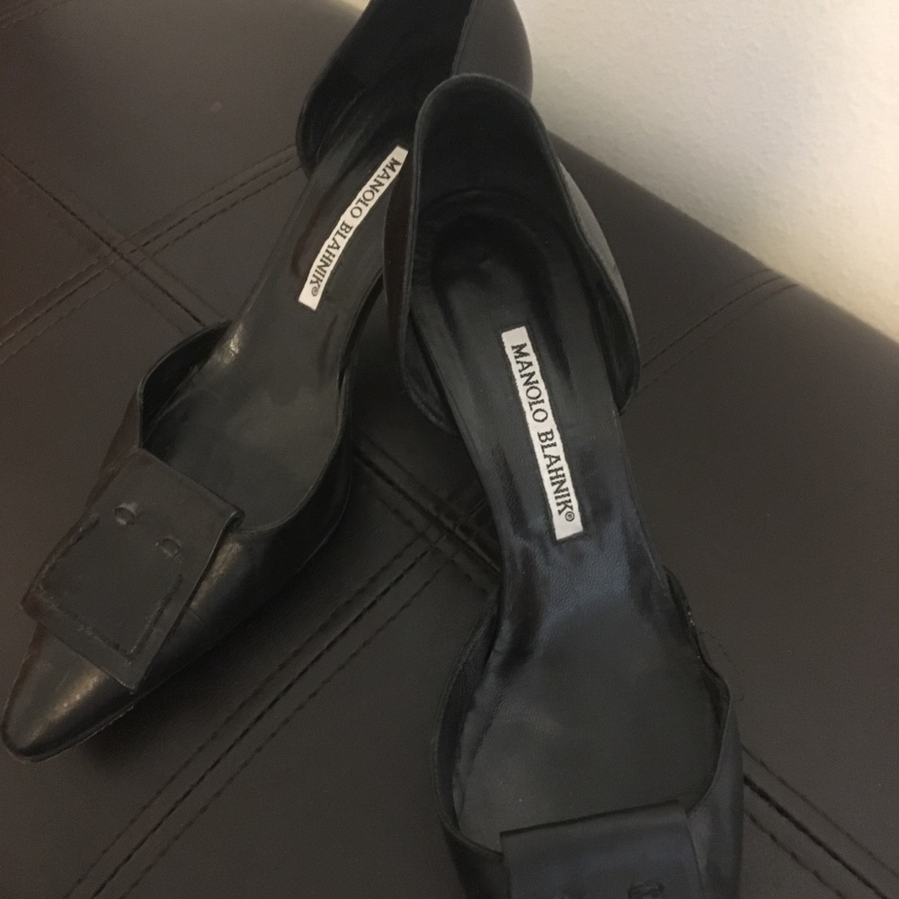 Authentic Manolo Blahnik kitten heel shoes